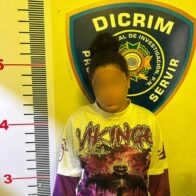 Policía ocupa presunta droga, dinero y equipos en allanamiento en La Vega