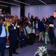 Leonel juramenta dirigentes del PRM, PLD y PED en masivo acto en Madrid