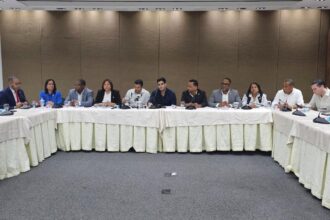 Comisión de Transporte y sociedad civil debaten acciones para regular motoristas