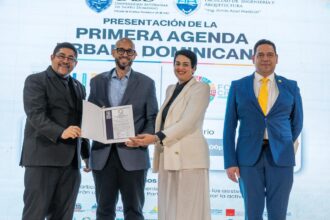 Alcalde de Nagua es reconocido en foro regional