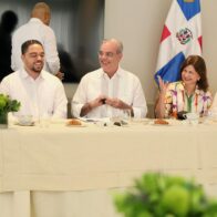 Abinader encabeza encuentro de Expo Acero con líderes de la industria en Santiago