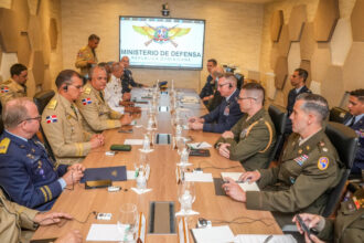 Defensa recibe al Comando Sur de EE. UU. para fortalecer cooperación estratégica bilateral
