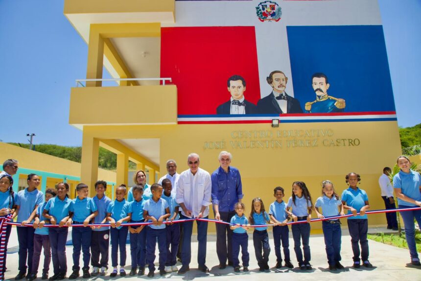 Abinader inaugura Escuela Básica en La Noriega y entrega 27 aulas para nivel inicial