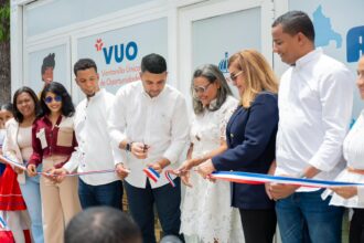 Ministerio de la Juventud fortalece oportunidades para jóvenes con nueva ventanilla y 150 becas en Azua