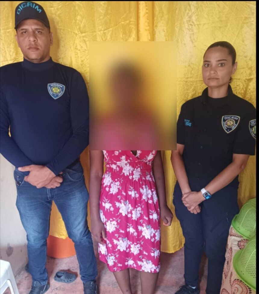 Localizan sana y salva a adolescente desaparecida en Santiago; revela que estuvo con un adulto y denuncia maltratos