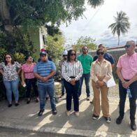 Gobernadora Adela Tejada y el CODIA inspeccionan terreno para nueva sede de la Defensa Civil en Bonao
