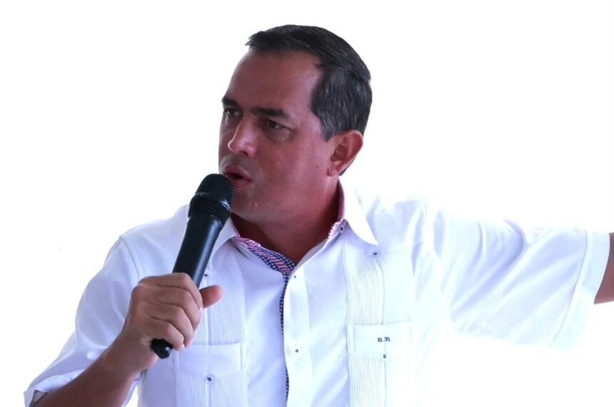Alcalde de Haina denuncia crisis en los Bomberos y cuestiona manejo de recursos