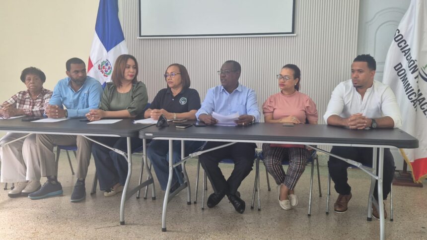 Gremios del sector salud solicitan al presidente Luis Abinader reunión urgente