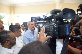 Abinader encabeza simulación nacional del COE para evaluar respuesta ante huracanes