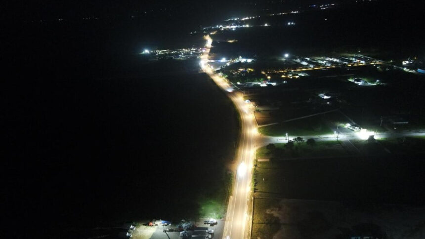 Edeeste ilumina principal acceso a Higüey con inversión superior a RD 8.2 millones