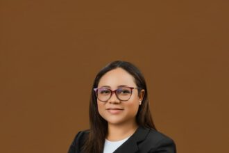 La joven Locutora de San Cristóbal Francisca Frías anuncia lanzamiento de su primer libro