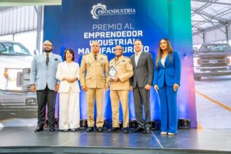 PROINDUSTRIA reconoce al Ministerio de Defensa por sus aportes a la innovación y al desarrollo industrial de RD