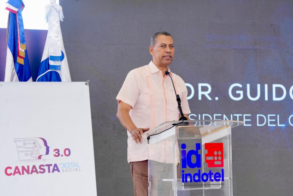 Indotel impacta a más de 500 residentes de Santo Domingo Oeste con la Canasta Digital Social