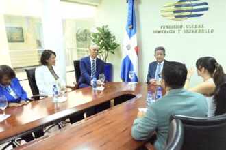 Fernández se reúne con presidenta del Parlacen en Funglode