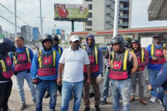Autoridades coordinan estrategia conjunta para regularizar paradas de motoconchistas
