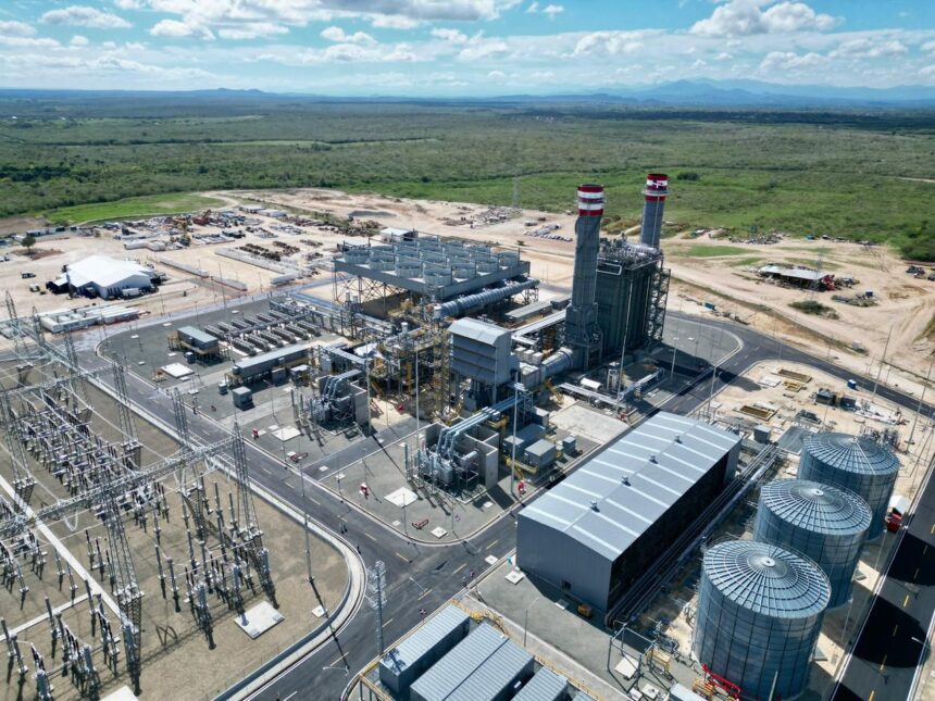 Planta de generación eléctrica en Manzanillo.