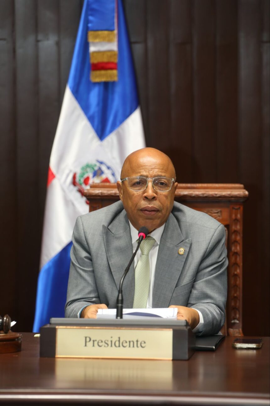 Alfredo Pacheco felicita a Donald Trump por negociaciones con Irán y expresa confianza en la paz mundial