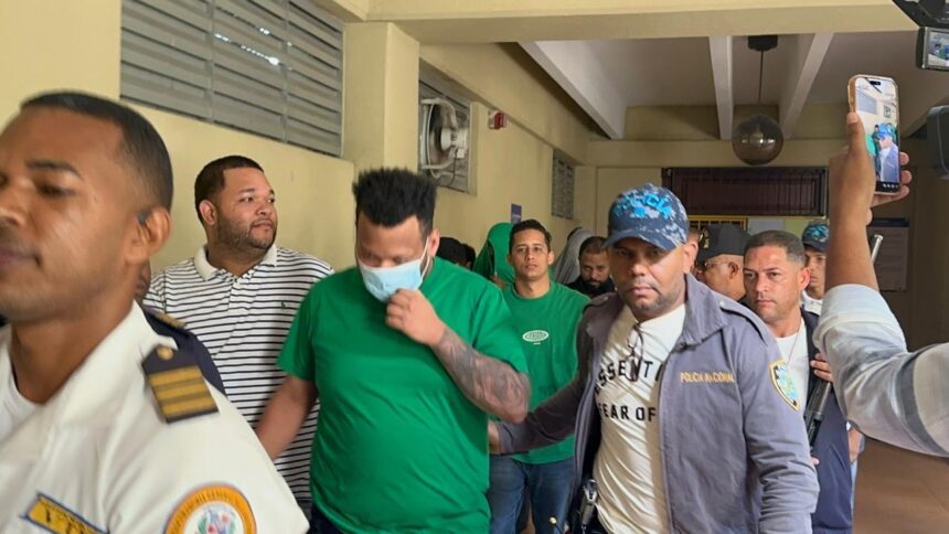 Jueza decidirá este viernes coerción contra implicados en red de extorsión de Santiago