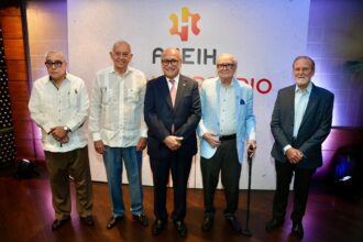 ANEIH reconoce a expresidentes por sus aportes al fortalecimiento institucional en su 55 aniversario