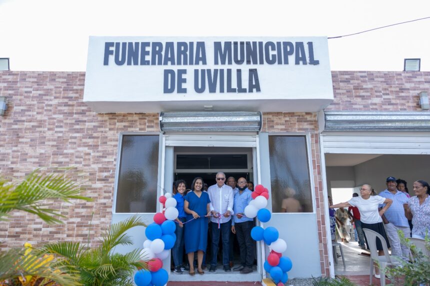 Gobierno inaugura tres obras comunitarias en Bahoruco