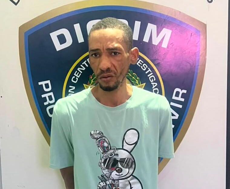 Policía arresta a uno de los implicados en atraco en Dajabón donde sustrajeron bienes valorados en más de RD$1.8 millones