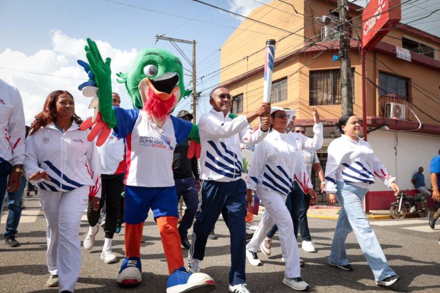 Pichardo destaca legado deportivo de Monte Plata durante recorrido de la antorcha