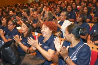 Más de 200 personas se gradúan como cuidadoras de adultos mayores en el Gran Santo Domingo