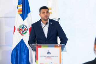 Ministro de la Juventud exhorta a los jóvenes a ser “inquebrantables” frente a los desafíos éticos