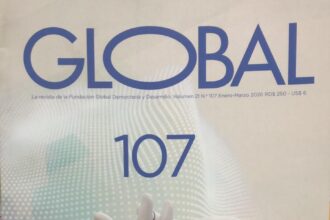 Revista Global dedica su edición 107 a la inteligencia artificial y los desafíos del entorno digital.
