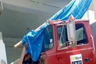 Maestro de ebanistería fallece tras ser impactado por camión de agua en Barrio Blanco, Jarabacoa