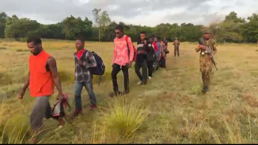 Ejército localiza con drones a 30 haitianos indocumentados en zona fronteriza de Dajabón
