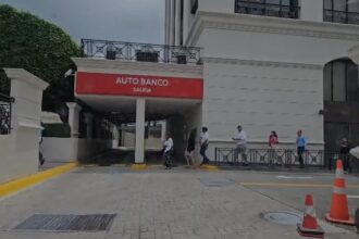 Evacúan torre de Scotiabank en la Churchill tras fuerte temblor de tierra