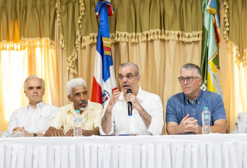 Asociación de Ganaderos de Duvergé reconoce a Abinader por su respaldo al sector y la producción lechera