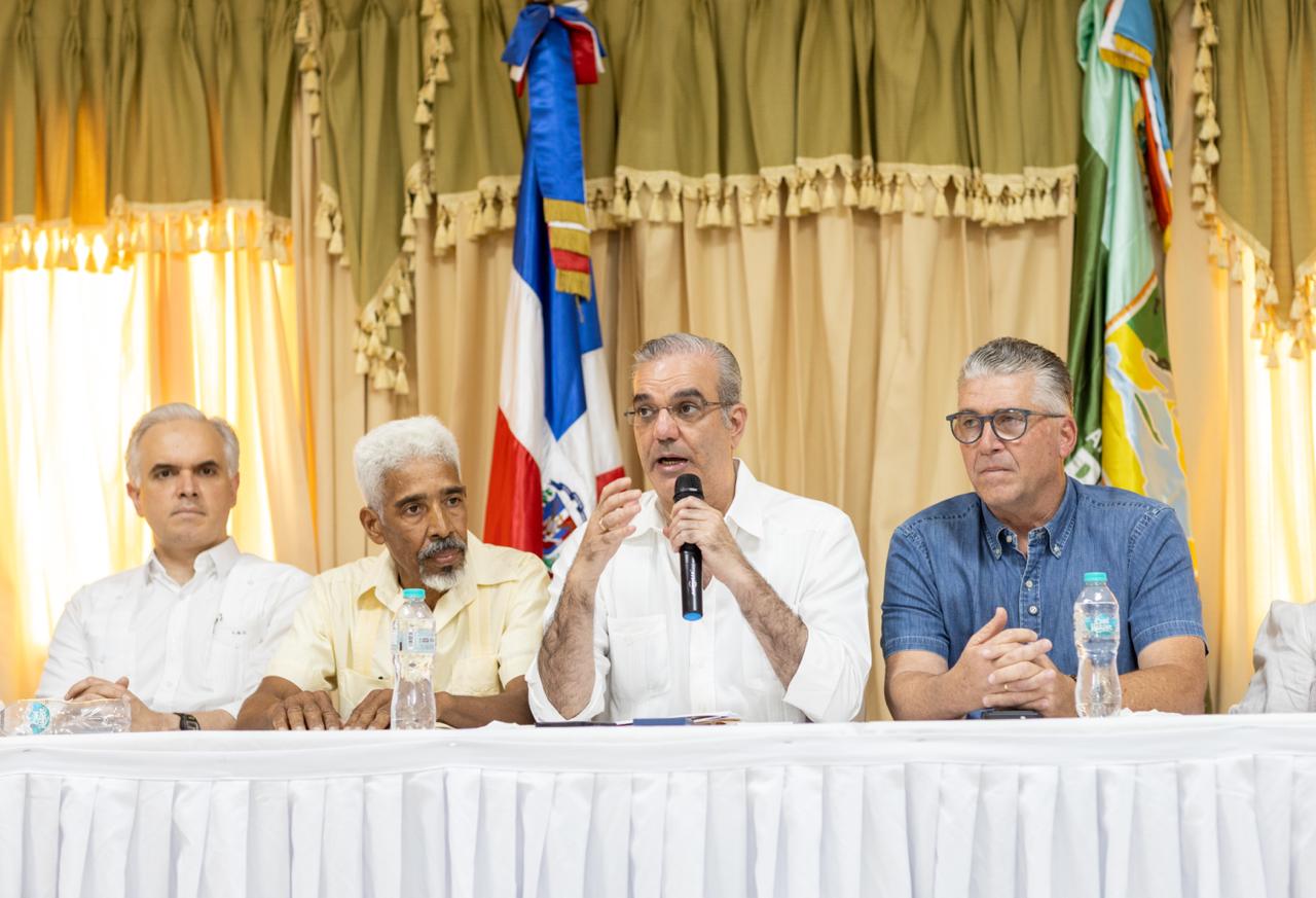 Asociación de Ganaderos de Duvergé reconoce a Abinader por su respaldo al sector y la producción lechera
