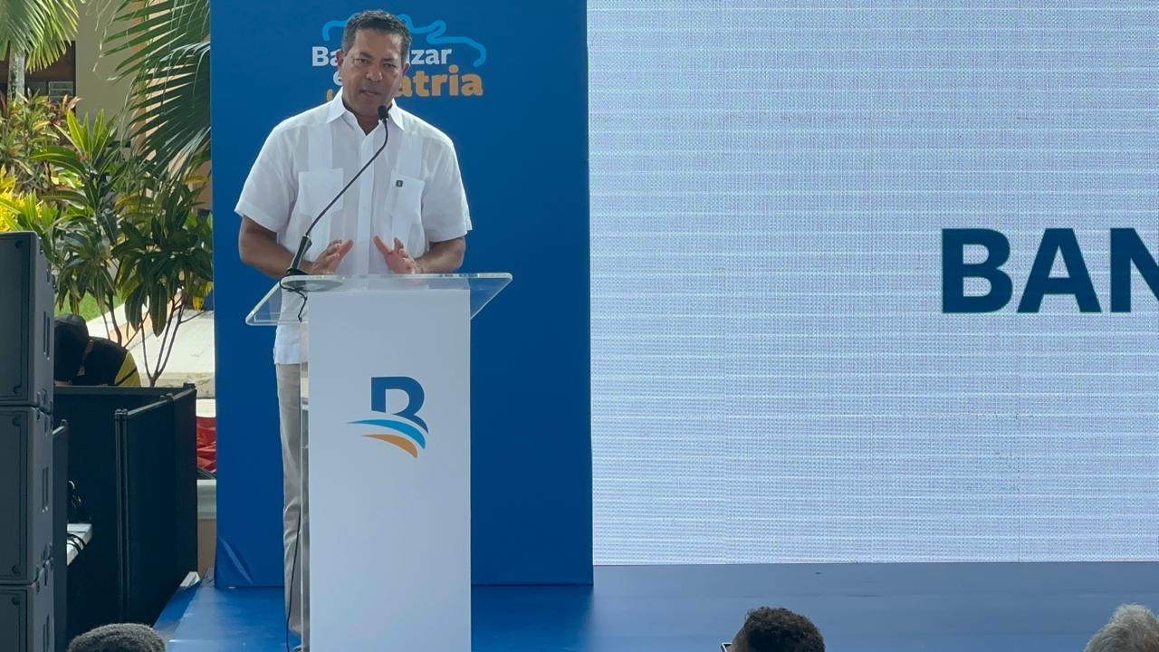 Banreservas financia el 95 % de la producción arrocera nacional y el 100 % de las viviendas de bajo costo del Estado