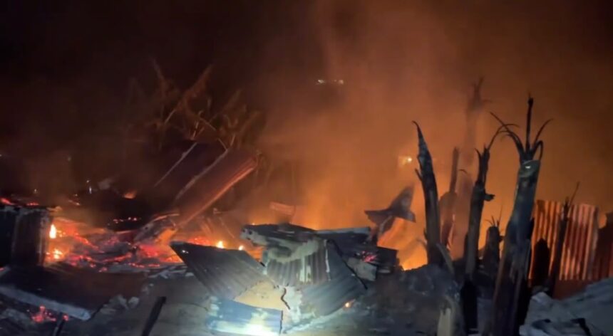 Incendio destruye al menos 7 viviendas en sector la lomita de Jarabacoa