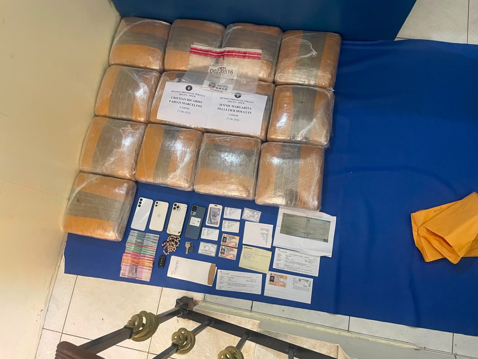Intervienen en Azua alijo de 129 libras de marihuana ocultas en vehículo