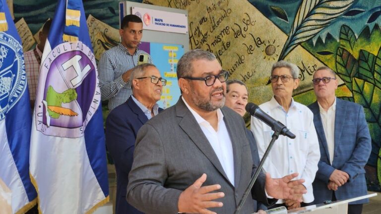 Eulogio Silverio encabeza homenaje a Pedro Henríquez Ureña y reafirma la fuerza de la Gran Alianza por las Humanidades