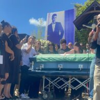 Personas se congregan en Sajoma para rendir homenaje póstumo a Alex Bueno