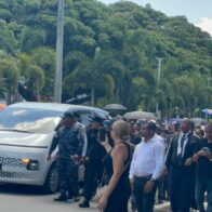 Caravana escolta féretro de Alex Bueno hacia el Patio Cultural de Sajoma