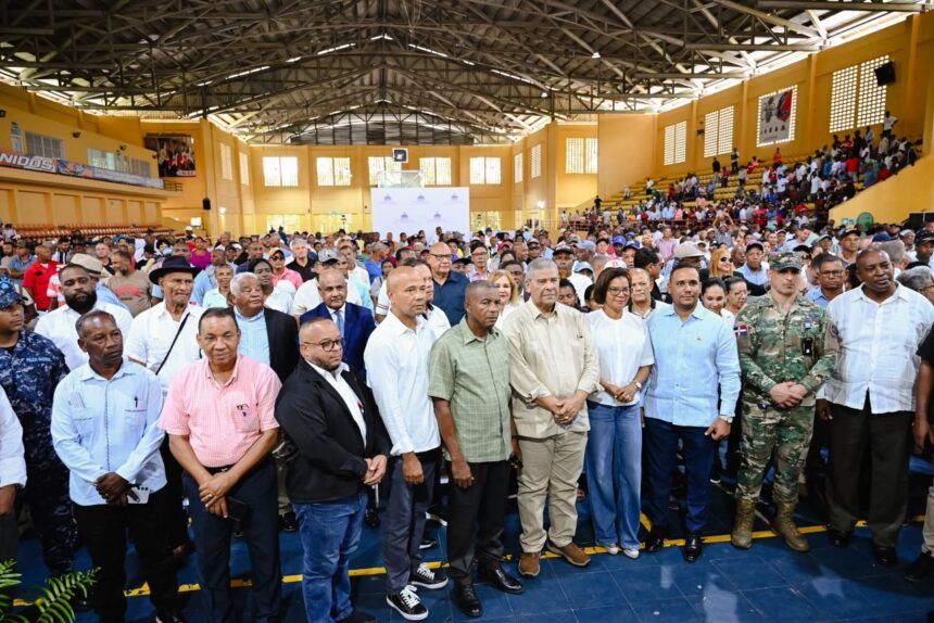 Tras 55 años de espera, parceleros de Monte Plata inician camino hacia sus títulos definitivos