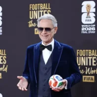 Andrea Bocelli, EJAE y David Guetta protagonizan un nuevo himno oficial de la Copa Mundial de Fútbol