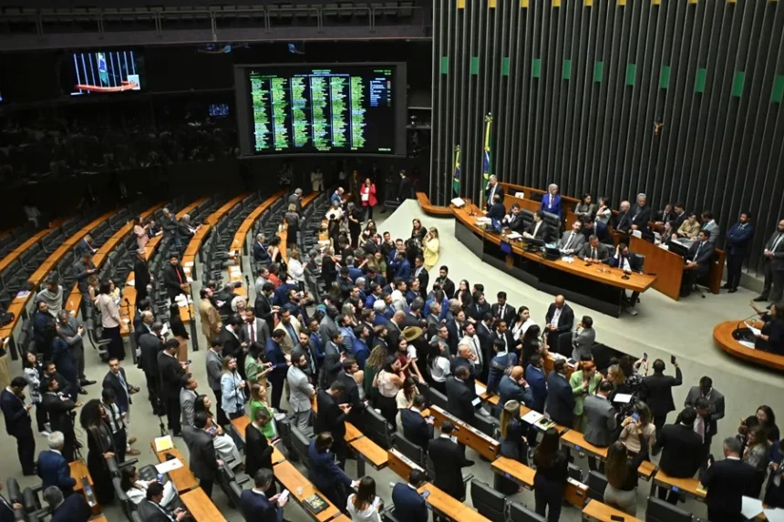Congreso de Brasil suspende norma que garantizaba aborto legal a menores víctimas de violación
