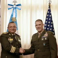 El jefe del Comando Sur de Estados Unidos viaja a Guatemala tras la polémica por los posibles ataques aéreos