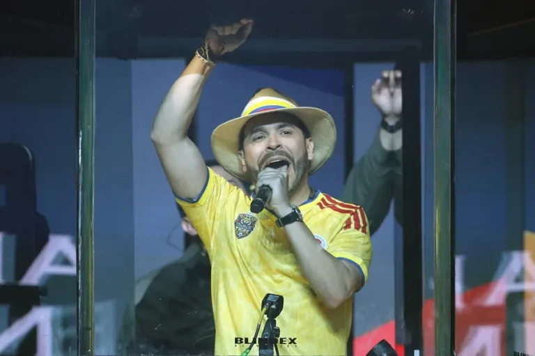 Un tribunal colombiano ordena a Abelardo De la Espriella no usar símbolos patrios en su campaña presidencial