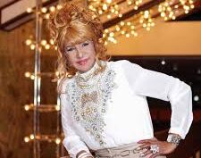 Fefita La Grande participa en el video de “Ay! San Miguel” de Romeo Santos y Prince Royce