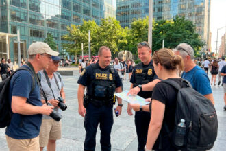 Exigen a ICE reforzar medidas para proteger a inmigrantes detenidos ante calor extremo