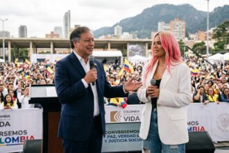 Petro agradece a Karol G y defiende la verdad y la reconciliación en Colombia