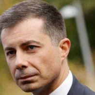 Exaspirante presidencial demócrata denuncia que fue víctima un falso reporte policial
