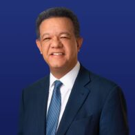 Leonel Fernández pide al Gobierno reducir los precios de los combustibles